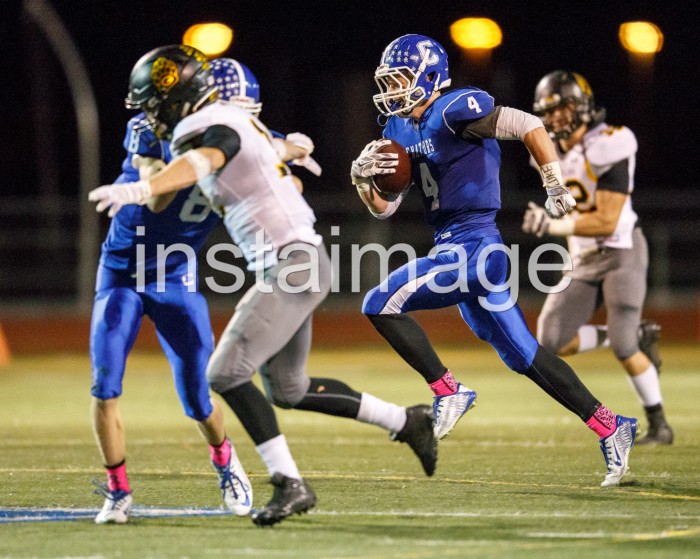 Carson Senator Asa Carter on his way to the endzone